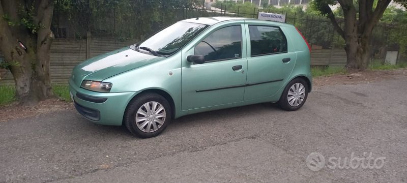 Usata Fiat Punto 54 CV (39 kW) 2002 Verde Utilitaria