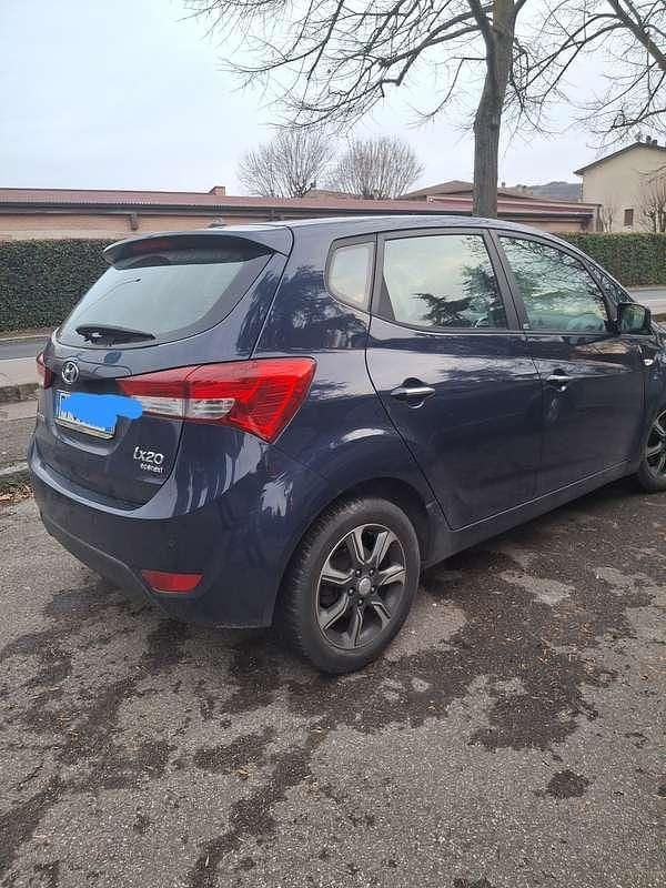 Usata Hyundai i20 73 CV (53 kW) 2019 Blu/azzurro Utilitaria