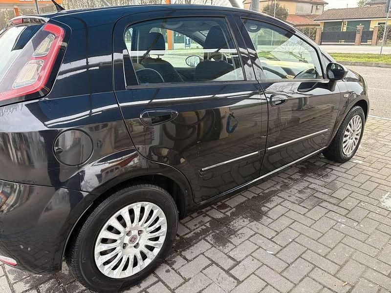 Usata Fiat Punto Evo Dynamic 95 CV (69 kW) 2011 Nero Utilitaria