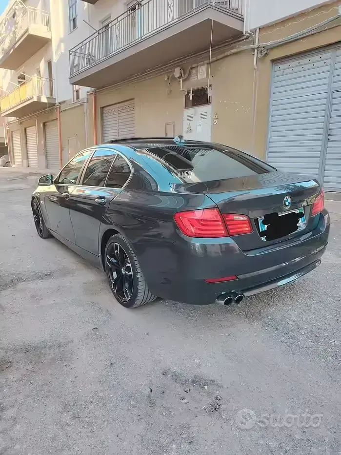 Usata BMW 530 245 CV (180 kW) 2010 Nero Berlina