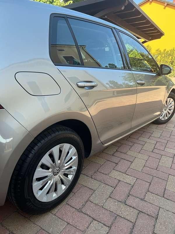 Usata VW Golf VII Trendline 90 CV (66 kW) 2016 Argento Berlina
