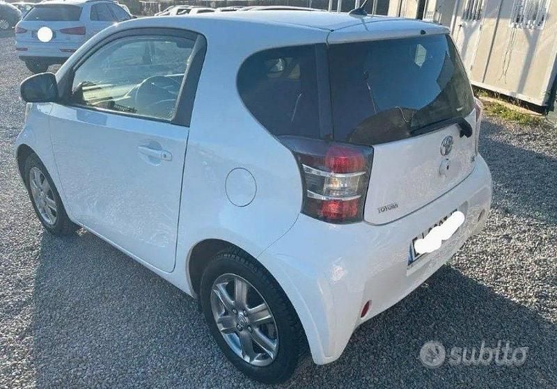Usata Toyota iQ 2011 Bianco Utilitaria