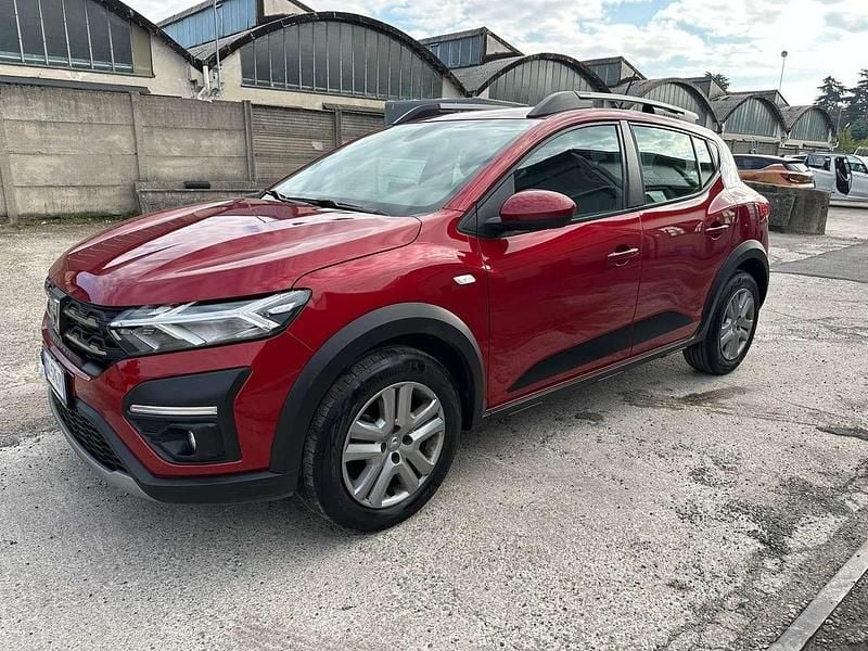 Rosso Usata 2022 Dacia Sandero Comfort Tre volumi | 13.500 € (Buon prezzo) - Immagine 1/4