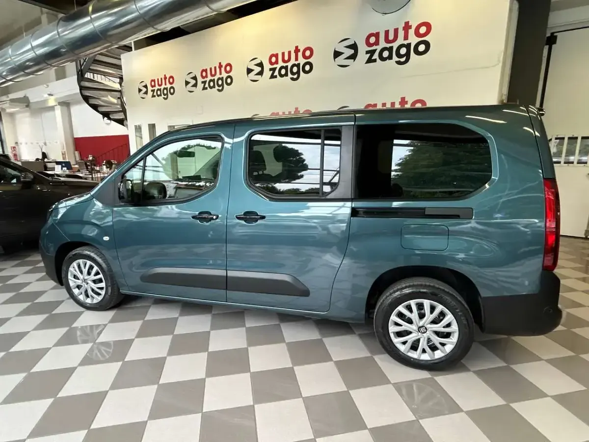 Nuova Fiat Doblò 131 CV (96 kW) 2025 Blu volare Monovolume
