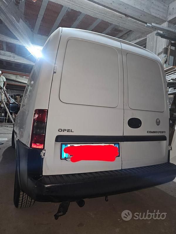 Usata Opel Combo 2007 Bianco Monovolume