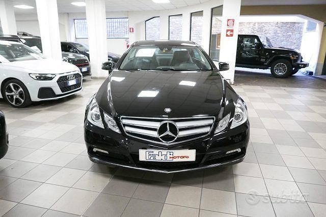 Usata Mercedes E250 Executive 204 CV (150 kW) 2010 Nero metallizzato Coupé
