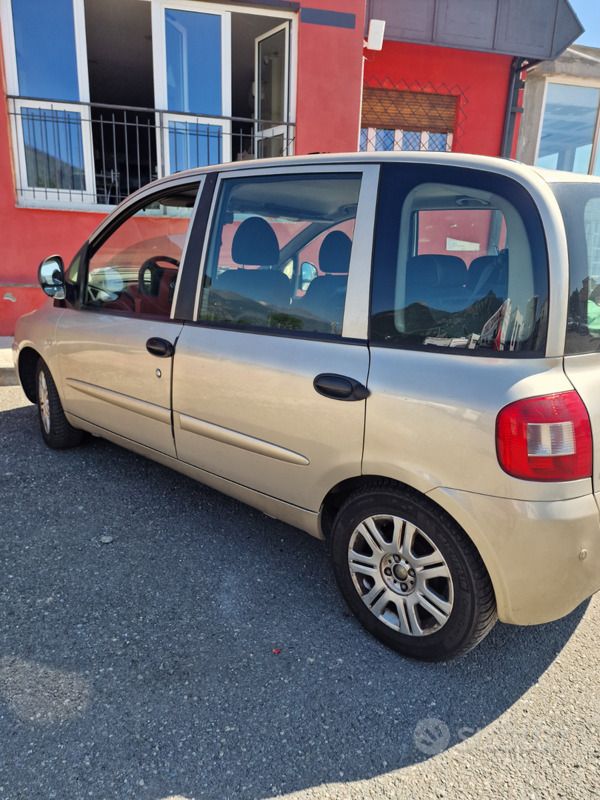 Usata Fiat Multipla 116 CV (85 kW) 2008 Grigio Monovolume