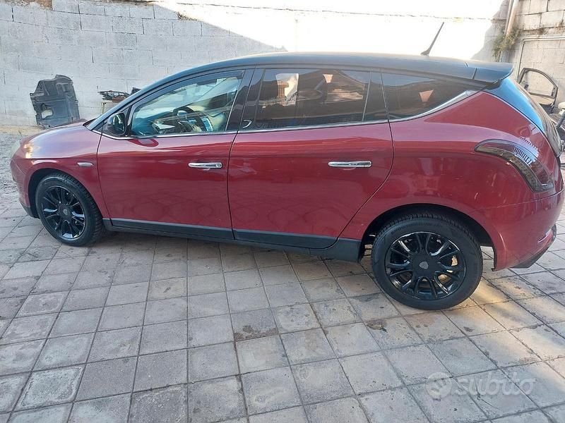 Rosso Usata 2008 Lancia Delta Due volumi | 2000 € (Ottimo prezzo) - Immagine 1/4