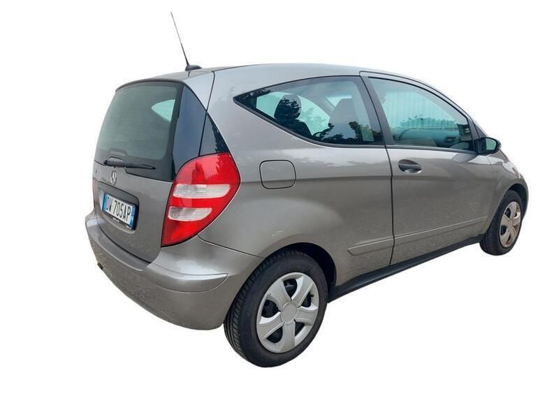 Usata Mercedes A150 Classic 95 CV (69 kW) 2009 Grigio Coupé
