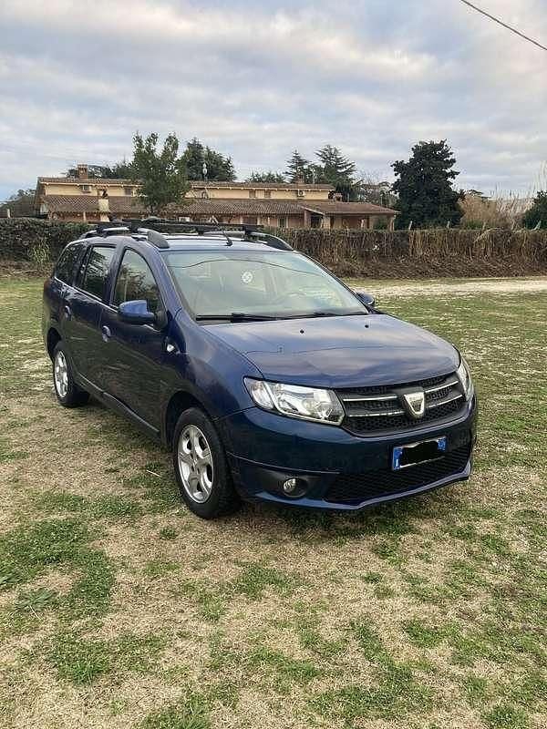 Blu/azzurro Usata 2016 Dacia Logan Lauréate Station wagon | 5000 € - Immagine 1/3