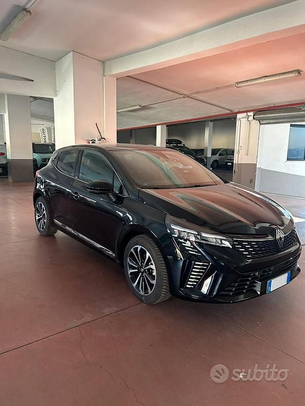 Usata Renault Clio V Techno 91 CV (66 kW) 2025 Nero Berlina