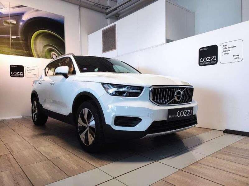 Bianco Usata 2021 Volvo XC40 Inscription SUV | 25.600 € (Ottimo prezzo) - Immagine 1/4
