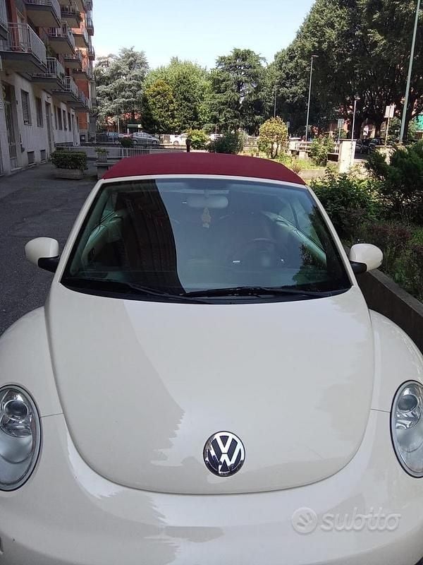 Usata VW New Beetle 2010 Utilitaria