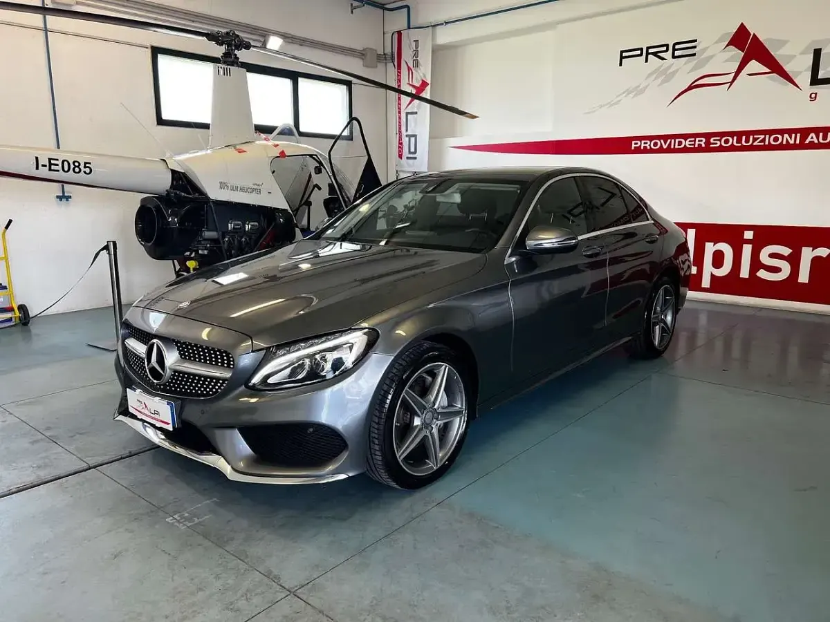 Usata Mercedes C220 Premium 173 CV (127 kW) 2017 Gray Berlina