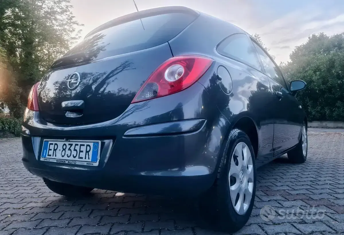 Usata Opel Corsa 85 CV (62 kW) 2013 Grigio Utilitaria