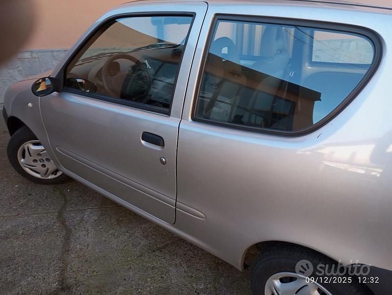 Usata Fiat 600 54 CV (39 kW) 2007 Grigio Utilitaria