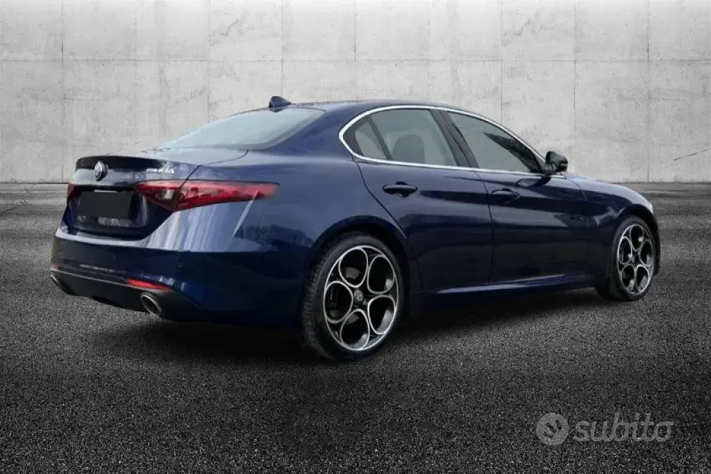 Usata Alfa Romeo Giulia Sprint 201 CV (147 kW) 2018 Blu/azzurro Berlina