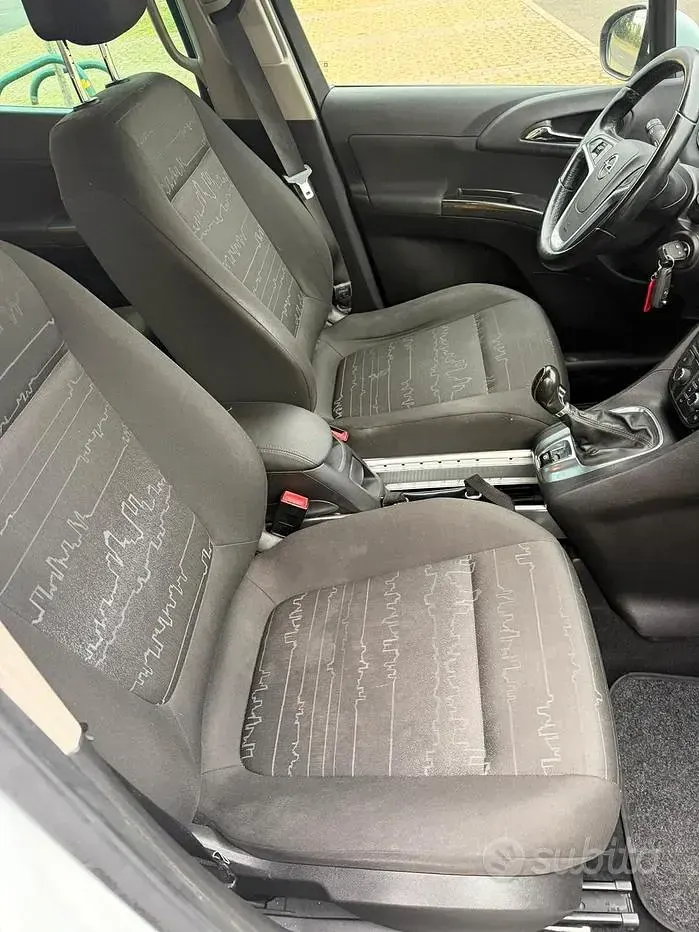 Usata Opel Meriva 95 CV (69 kW) 2012 Bianco Monovolume
