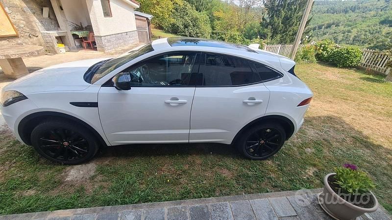 Usata Jaguar E-Pace R-Dynamic 150 CV (110 kW) 2019 Bianco SUV