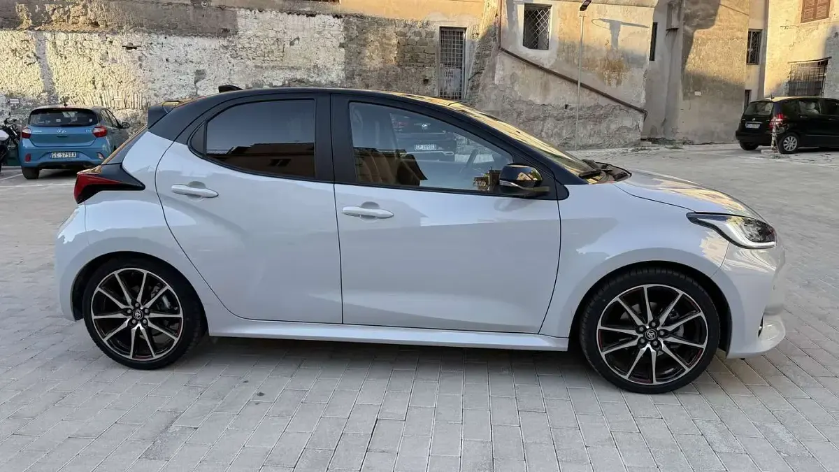 Usata Toyota Yaris Hybrid Sport 92 CV (67 kW) 2024 Berlina