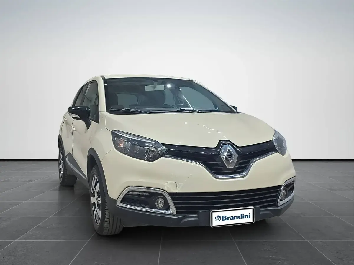 Usata Renault Captur Zen 90 CV (66 kW) 2016 Beige SUV