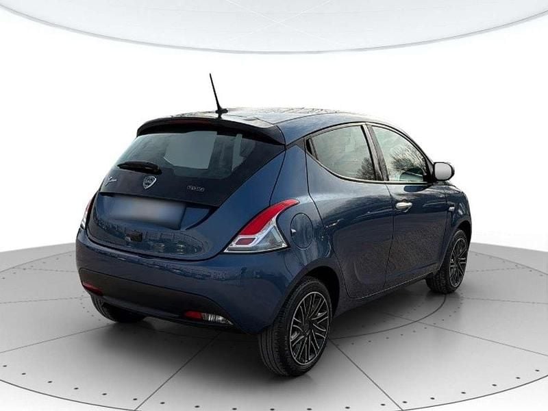 Usata Lancia Ypsilon Gold 70 CV (51 kW) 2023 Blu Utilitaria