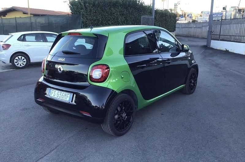 Usata Smart ForFour Electric Drive Passion 41 kW (56 CV) 2018 Utilitaria