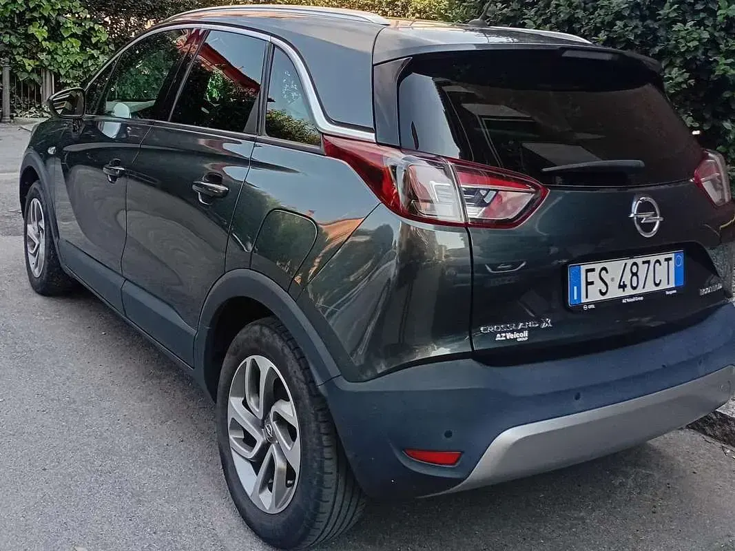 Begagnad Opel Crossland X Ultimate 102 HK (75 kW) 2018 Svart SUV
