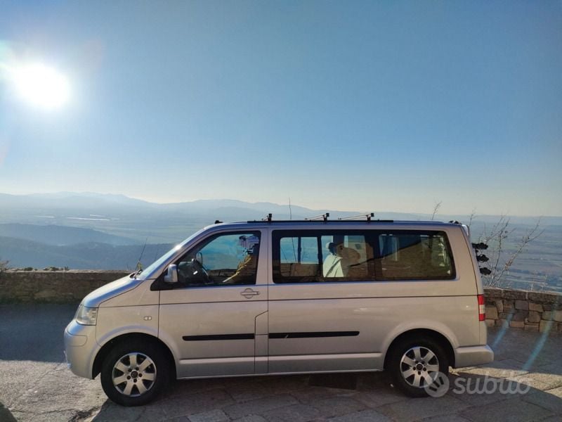 Usata VW Caravelle 2005 Grigio Monovolume