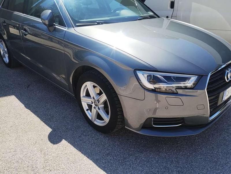 Usata Audi A3 Ambiente 131 CV (96 kW) 2019 Grigio Berlina