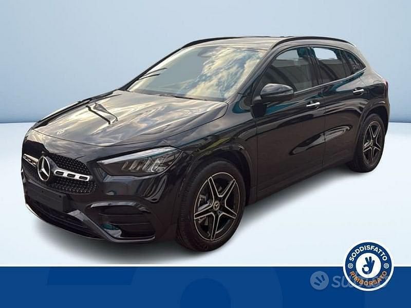 Nero Nuova 2025 Mercedes GLA200 Advanced Plus SUV | 49.050 € (Buon prezzo) - Immagine 1/3