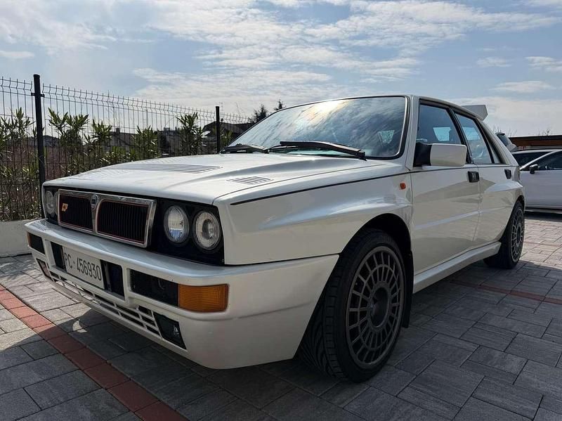 Usata Lancia Delta 211 CV (155 kW) 1994 White pearl Utilitaria