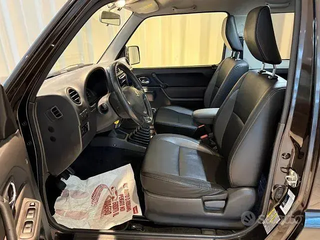 Usata Suzuki Jimny 84 CV (61 kW) 2017 Marrone SUV