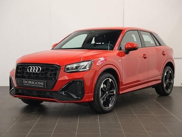 Nuova Audi Q2 S-Line 116 CV (85 kW) 2025 Rosso progressivo metallizzato SUV