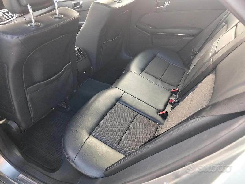 Gebraucht Mercedes E220 170 PS (125 kW) 2010 Grau Limousine