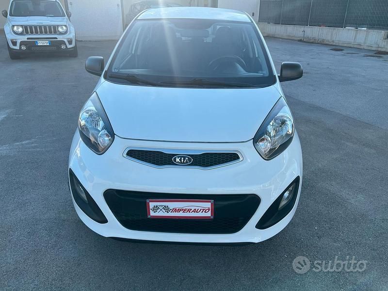 Usata Kia Picanto Style 69 CV (50 kW) 2012 Bianco Utilitaria