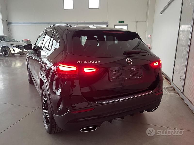 Nuova Mercedes GLA200 AMG Line Premium 150 CV (110 kW) 2025 Nero SUV