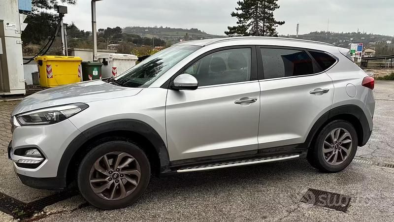 Usata Hyundai Tucson Xpossible 116 CV (85 kW) 2015 Grigio SUV