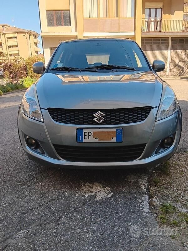 Usata 2013 Suzuki Swift Tre volumi | 5900 € (Molto cara) - Immagine 1/4