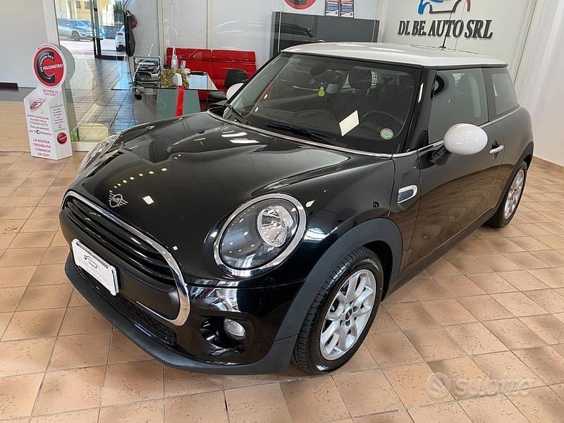 Usata Mini Cooper D Hype 116 CV (85 kW) 2018 Nero Utilitaria