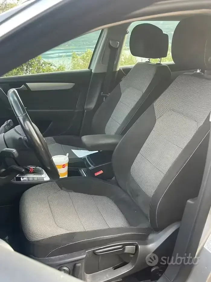 Usata VW Passat 177 CV (130 kW) 2012 Grigio Station wagon