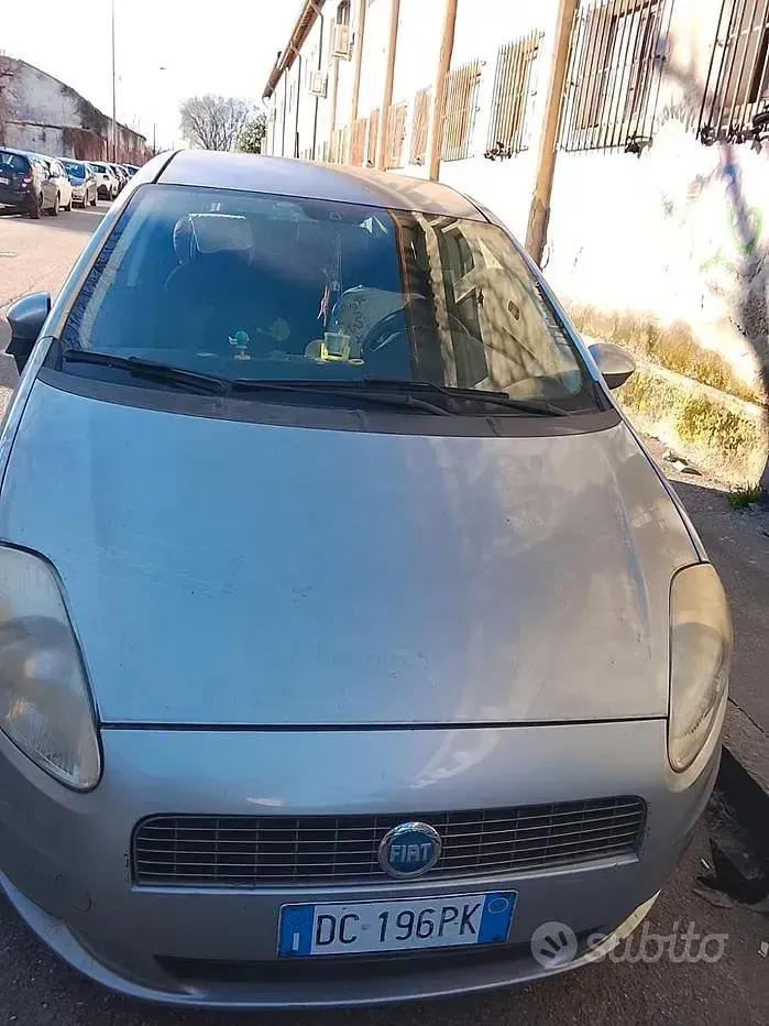 Usata Fiat Grande Punto Dynamic 77 CV (56 kW) 2006 Grigio Utilitaria