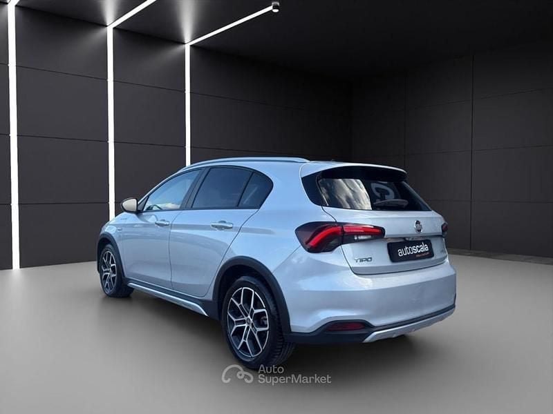 Usata Fiat Tipo Cross 131 CV (96 kW) 2023 Grigio scuro metallizzato Berlina