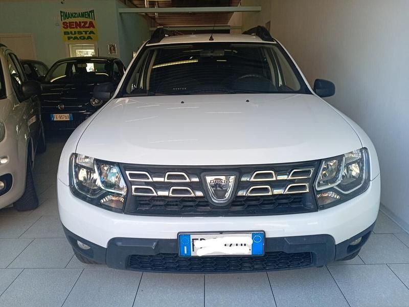 Usata Dacia Duster Lauréate 110 CV (80 kW) 2015 Bianco SUV