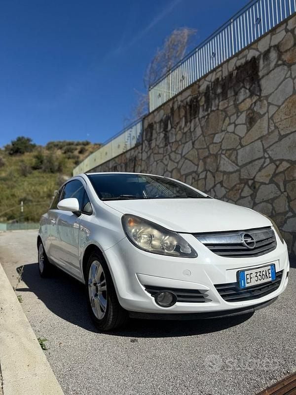 Usata Opel Corsa 102 CV (75 kW) 2022 Bianco Berlina