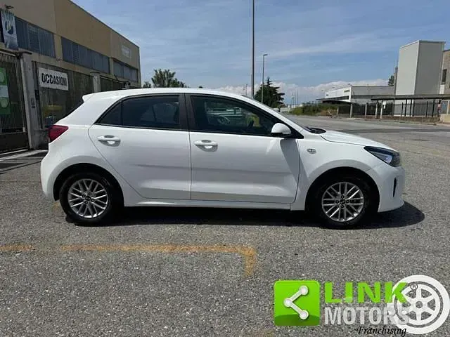 Käytetty Kia Rio 84 HP (61 kW) 2020 Valkoinen Sedan