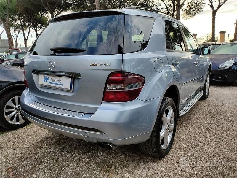 Usata Mercedes ML350 272 CV (200 kW) 2006 Blu SUV