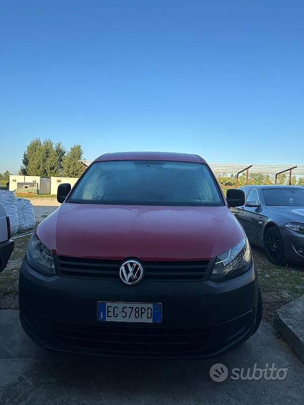 Usata VW Caddy 2011 Rosso Monovolume