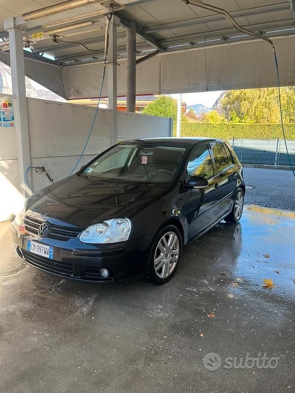 Usata VW Golf V 2003 Nero Utilitaria