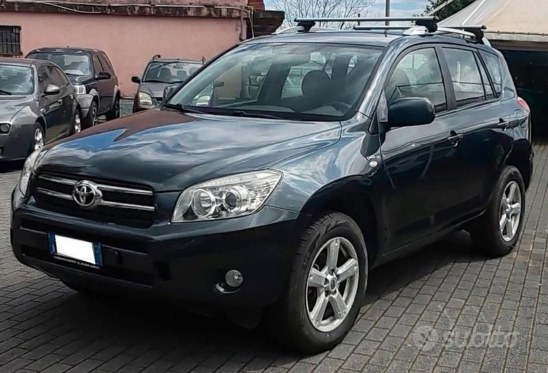 Usata Toyota RAV4 Sol 136 CV (100 kW) 2007 Grigio SUV